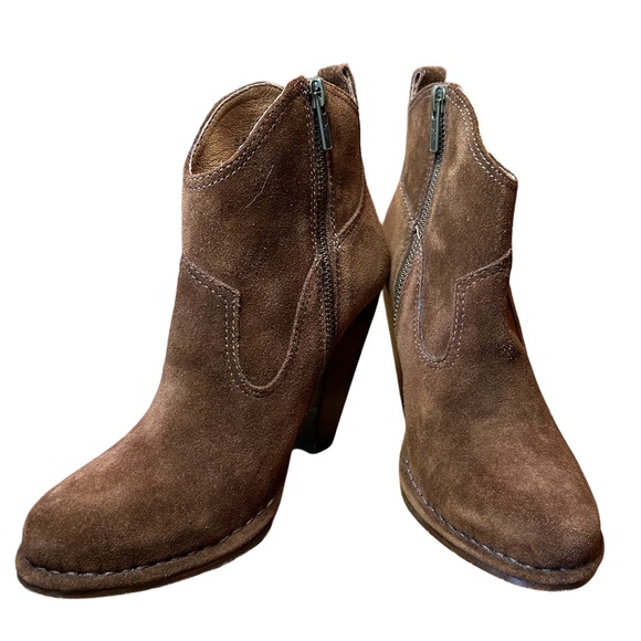 Frye Madeline Short Boot Size 7 M Dark Cocoa Suede with White Stitching - Picture 2 of 7